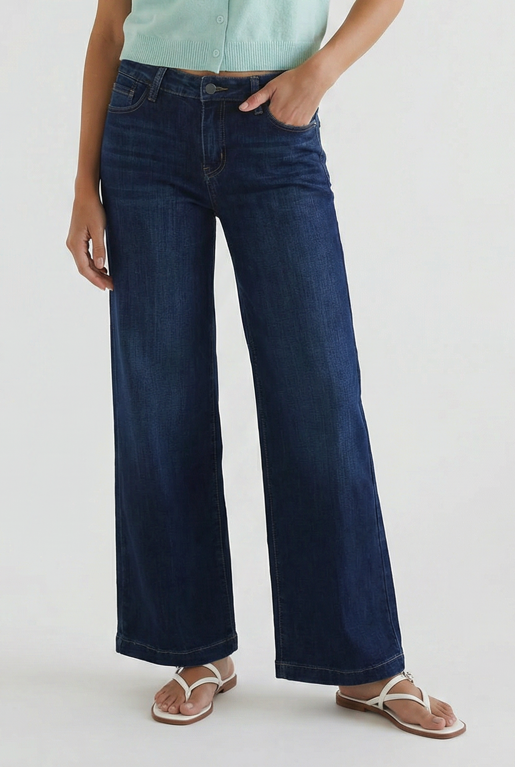 Mid Rise Wide Leg Trouser